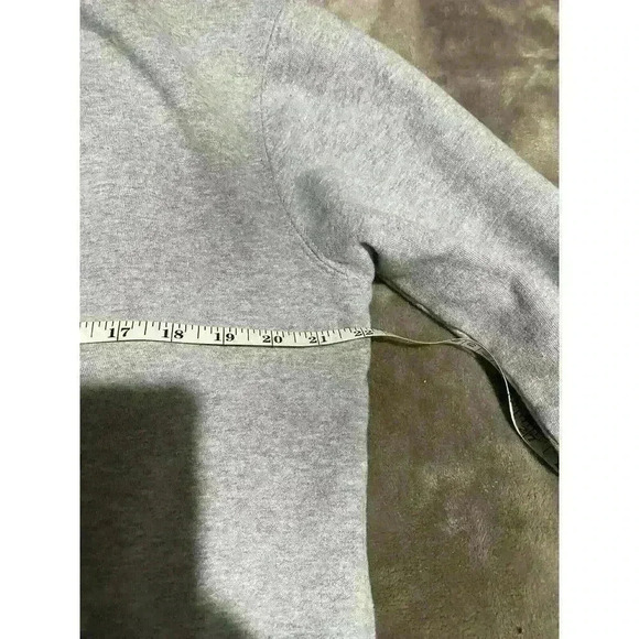 Hard Rock Cafe Grey Pull Over Sweatshirt, Blue Embroidered Print Size Medium - Picture 6 of 6